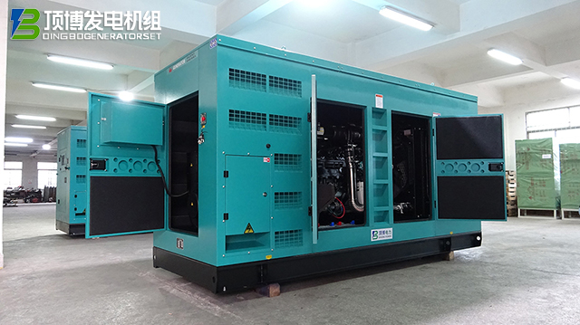 頂博柴油發(fā)電機組：企業(yè)工廠穩(wěn)定運行的堅實后盾，高效智能引領(lǐng)行業(yè)新篇章
